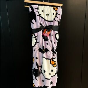 2024 Halloween Hello Kitty Plush Blanket NWT